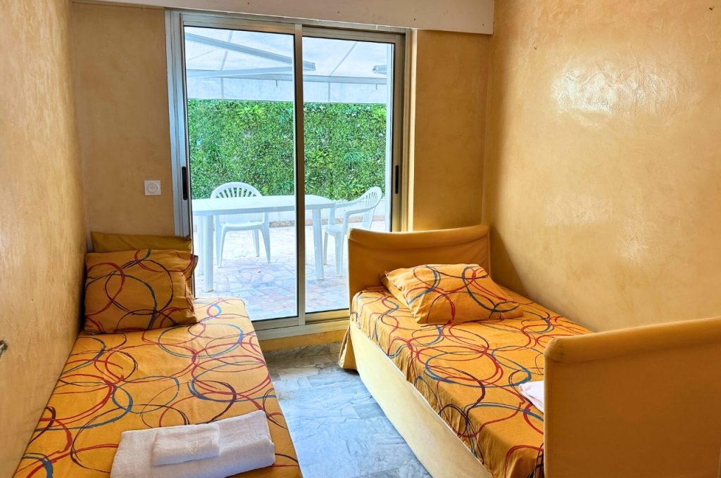 la chambre d'amis de la location saisonnière Juan-les-pins