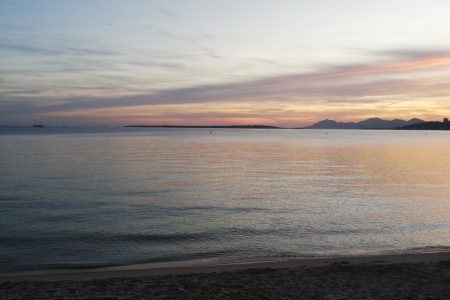 vue du coucher de soleil de la location saisonnière Juan-les-pins