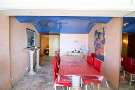 salle à manger de la location saisonnière Juan-les-pins